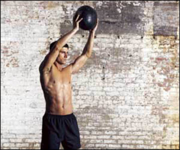 Ab workout: 4 oefeningen die je crunches vervangen Ab workout: 4 oefeningen die je crunches vervangen